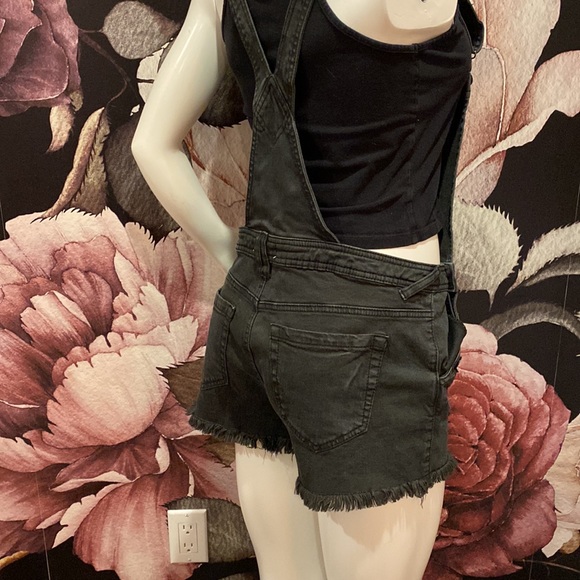 Jean Shorts overalls ( Womens or Girls ) - Picture 4 of 4